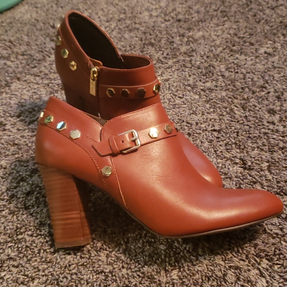 Isolá Heeled Booties